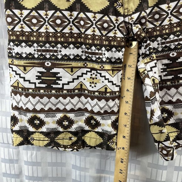 Beyond The Limit Shorts Mens Size 34 Aztec Print Multicolor - Picture 6 of 13
